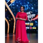 Spruha Joshi Instagram - Red dress, no regrets! ❤️✨ . . . . . . #SpruhaJoshi #Red #SNDN #ThrowbackThursday #ColorsMarathi #SurNavaDhyasNava Mumbai, Maharashtra