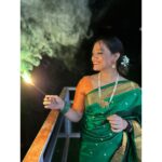 Spruha Joshi Instagram - समृद्धी यावी सोनपावली, उधळणं व्हावी सौख्याची भाग्याचा सर्वोदय व्हावा, वर्षा व्हावी हर्षाची ही दिवाळी आपणा सर्वांच्या आयुष्यात मंगल, चैतन्य आणि समृद्धी घेऊन येवो ही प्रार्थना. तुम्हा सर्वांना दिवाळीच्या हार्दिक शुभेच्छा 🎆🪔 #HappyDiwali #SpruhaJoshi #Diwali2022 Mumbai, Maharashtra