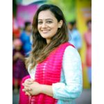 Spruha Joshi Instagram - Happy Sunday 😁 . . . . . . 📸 - @lagnasutra Dress By - @cottonvillage , . . . . #spruhajoshi #sundaysmile #smile #sunday #vibes #happy #love Mumbai, Maharashtra