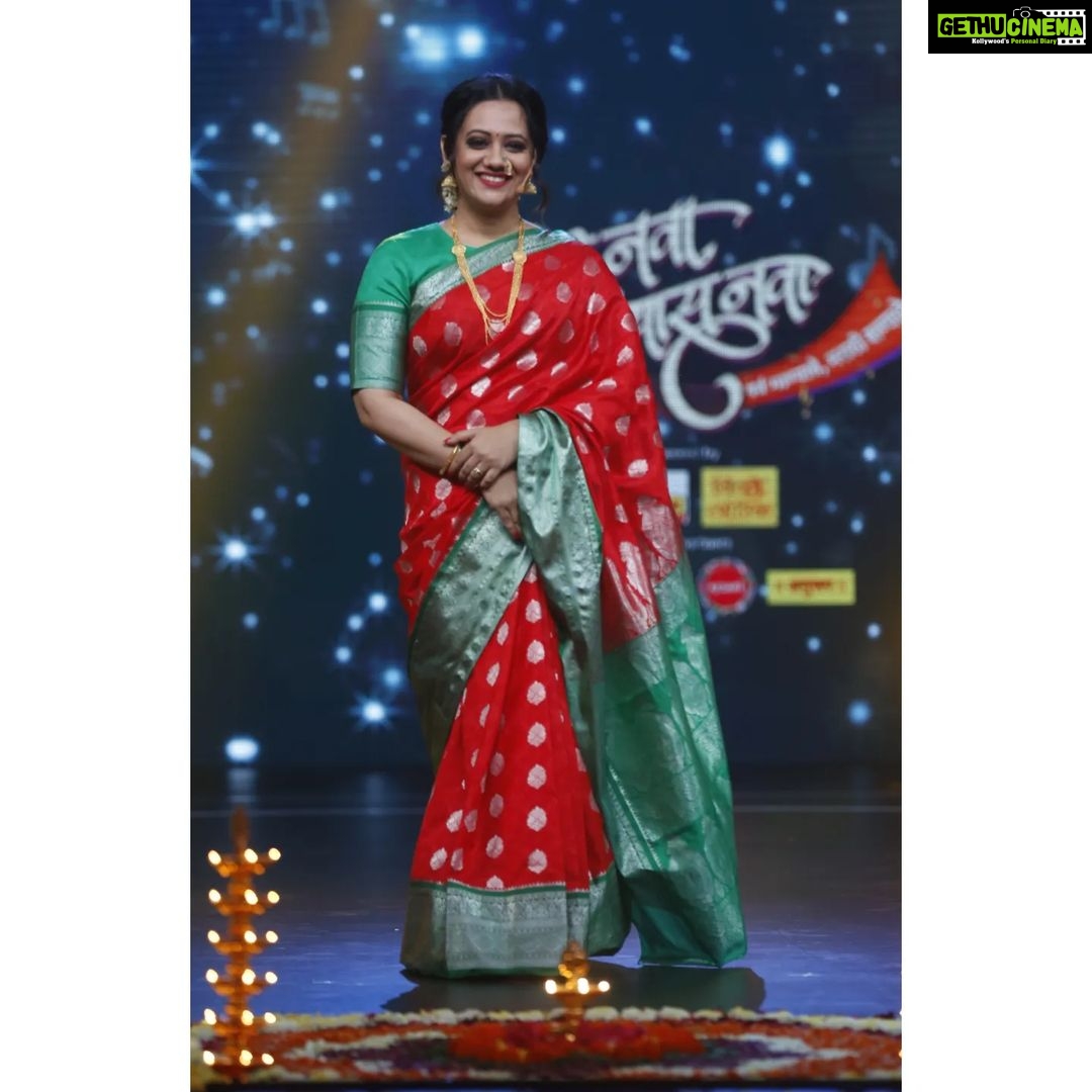 Spruha Joshi Instagram - सर्वांना विजयादशमी आणि दसऱ्याच्या हार्दिक शुभेच्छा! ☘️ #HappyDussehra #Vijayadashmi Mumbai, Maharashtra