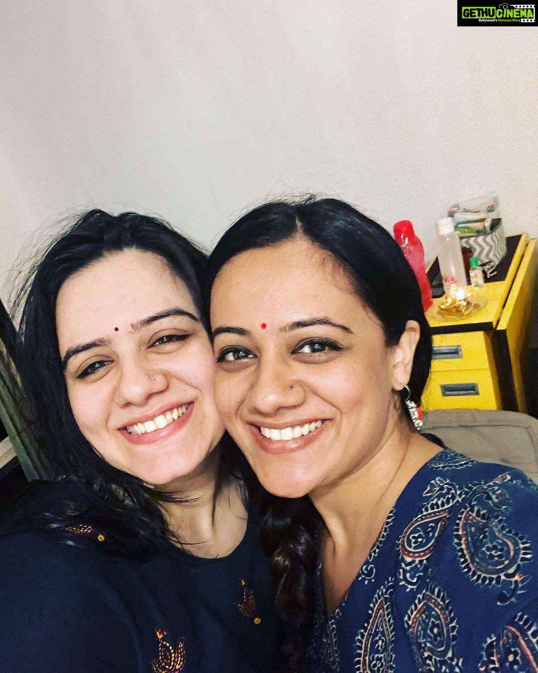 Spruha Joshi Instagram - Like always.. little late in posting the pictures! Rakshabandhan With my lovelies!