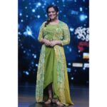 Spruha Joshi Instagram - आजचा रंग - 💚 Styled By - @nehachaudhary_ Assisted By - @jidnyasa_98 Hair - @truptihairstylist Make Up - @vishal050279 📸 - @studio.iras @colorsmarathi @ekviraproductions . . . . . . . #SpruhaJoshi #Green #Navratri2022 #Navratri #HappyNavratri #Throwback #SurNavaDhyasNava #SNDN #ColorsMarathi Mumbai - मुंबई