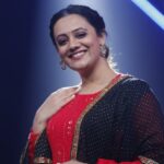 Spruha Joshi Instagram - ❤️ . . . . Styled By - @nehachaudhary_ Hair - @truptihairstylist Make Up - @vishal050279 📸 - @studio.iras @colorsmarathi @ekviraproductions . . . . . . . #SurNavaDhyasNava #SNDN #ColorsMarathi #SpruhaJoshi #OnSet #OutfitInspiration #Singing #RealityShow #Ootd #Red #ReelsWithSpruha #trending #ReelItFeelIt #reelsinstagram #ReelsIndia #Reels #ReelKaroFeelKaro #reelsvideo #reelsinsta Mumbai, Maharashtra