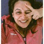 Spruha Joshi Instagram - Getting into the new routine of working out virtually from anywhere, here is some snippets from my animal flow session today with @askknatural. #TrainedByAskknatural #TransformedByAskknatural #VirtualTraining #YashPatel #45dayschallenge #SpruhaJoshi #FitnessChallenge #ReelsWithSpruha #Fitness #Exercise Mumbai, Maharashtra