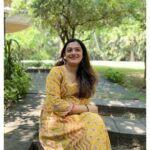 Spruha Joshi Instagram - Feeling radiant 💛 . . . . . . . #spruhajoshi #yellow #sunshine #smile #love