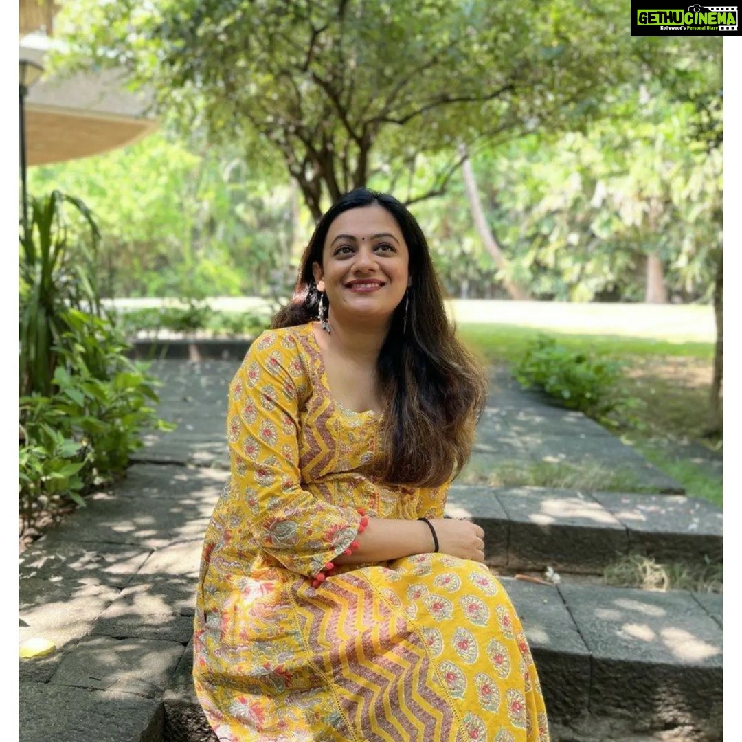Spruha Joshi Instagram - Feeling radiant 💛 . . . . . . . #spruhajoshi #yellow #sunshine #smile #love
