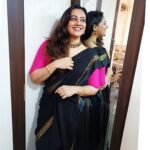 Spruha Joshi Instagram - The reflection of true beauty 🫣😜 This lovely black and gold saree by @patelsarees_pvtltd is super light, easy to drape, and I adore the way it feels. Patel Saree is a stunning collection of designer sarees, dresses, lehengas, kurtis, gowns, and much more. Head over to https://patelsarees.com/ to check out this gorgeous saree and other latest wedding collection. Follow their insta @patelsarees_pvtltd for latest trends and finest collection! Styled By - @tanmay_jangam . . . . . #spruhajoshi #patelsarees #saree #black #event #ad Mumbai, Maharashtra