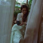 Spruha Joshi Instagram - One from our most recent project with @trunk.evokingnostalgia’s Yaadein a project started by a friend, @a_girl_from_red_soil and @hugearmstrong . A step ahead towards beauty and sustainability. It was an incredible experience to shoot with such brilliant minds.