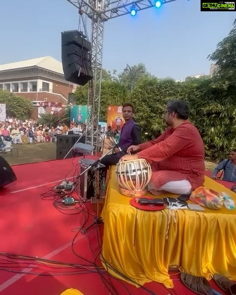 Spruha Joshi Instagram - An amazing Diwali Pahat At Nagpur today. Thank you so much everyone Outfit by - @cottoncottageindia . Artists - @damleprashant , @saleelkulkarniofficial , and Madhura Datar. Picture credit :- @prafulurakude #diwali #diwalipahat #celebration #shows #spruhajoshi #marathi #marathiactress