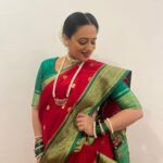 Spruha Joshi Instagram - मराठवाडा मुक्तिसंग्रामाला या १७ सप्टेंबर रोजी ७५ वर्ष पूर्ण झाली. या निमित्ताने छत्रपती संभाजी नगर इथे मा. मुख्यमंत्री एकनाथ शिंदे , मा. सांस्कृतिक मंत्री सुधीर मुनगंटीवार आदी मान्यवरांच्या उपस्थितीत पार पडलेल्या एका भव्य कार्यक्रमाचं सूत्रसंचालन करण्याची मला संधी मिळाली. या संधीसाठी अनेक आभार! @mieknathshinde , @sudhir.mungantiwar, @mangeshdesaiofficial, @avadhoot_gupte , @mangeshsawant1009 @harshada_sanjay_shirsat