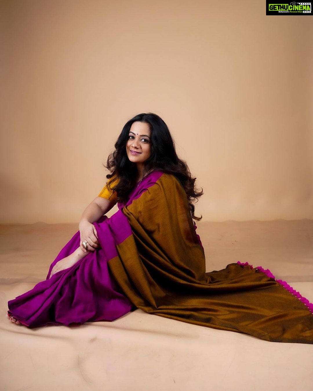 Spruha Joshi Instagram - Wishing everyone a very happy Ganesh Chaturthi✨ Photos by @smilepm19 Makeup and hair by @thearchanamakeovers Edit by @siddhi_chikhalkar Styled by @tanmay_jangam #spruhajoshi #marathiactors #movies #theatre #actorslife #festival #festivewear #festivevibes