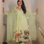 Sravana Bhargavi Instagram - Sravana bhargavi looking absolutely stunning in our signature outfit . . . To place your orders kindly WhatsApp us on 9989743342 . . . #ethincwear #festivewear #southindianweddings #customised #kalamkari