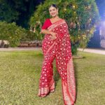 Sreejita De Instagram – ❤️❤️ #maa #baba 

Jewellery @kushalsfashionjewellery 
Saree – @odhniworld 
Mom’s Saree – @roopmilanofficial 
Sourced by – @Styleitupwithraavi @littlepuffsofhappiness

#familytime #festiveseason #fashion #instafashion #instagram #sreejitade