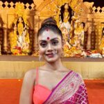 Sreejita De Instagram – Durga Maa, See you next year! #duggadugga ❤️

Jewelleries @kushalsfashionjewellery 
Saree @roopmilanofficial 
Sourced by @littlepuffsofhappiness 

#durgapuja #bengali #saree #fashion #instafashion #instagram #instadaily #festivewear #sreejitade