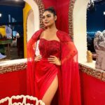 Sreejita De Instagram – Red is my favourite 😍

Outfit @aahava_couture
Sourced by @littlepuffsofhappiness @styleitupwithraavi
Nathni @kushalsfashionjewellery 

#fashion #redgown #instagram #instagood #fashioninsta #actor #actorslife #bollywood #sreejitade