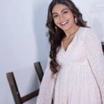 Sreejita De Instagram – Transitioning into my favourite time of the year….I’m all set for Diwali, what about you?
.
. 
Outfit @everbloomindia 
MUA @beautybythebeastt 
Jewellery @kushalsfashionjewellery @oakpinionpr 
.
#diwali #festivevibes #indianwear #transition #transitionreels #sreejitade