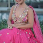 Sreejita De Instagram – Diwali vibes! 

Jewellery @kushalsfashionjewellery 
Outfit @anishashettylabel
Styling @littlepuffsofhappiness @styleitupwithraavi
Cordinator @mad.micron  @_vaishnavii.3011 
MUA @ayeshamakeovers_
Photographer @potraitdeewana

#diwali #diwalivibes #festivewear #festivevibes #trendingreels #trending #instagram #instafashion #instadaily #sreejitade