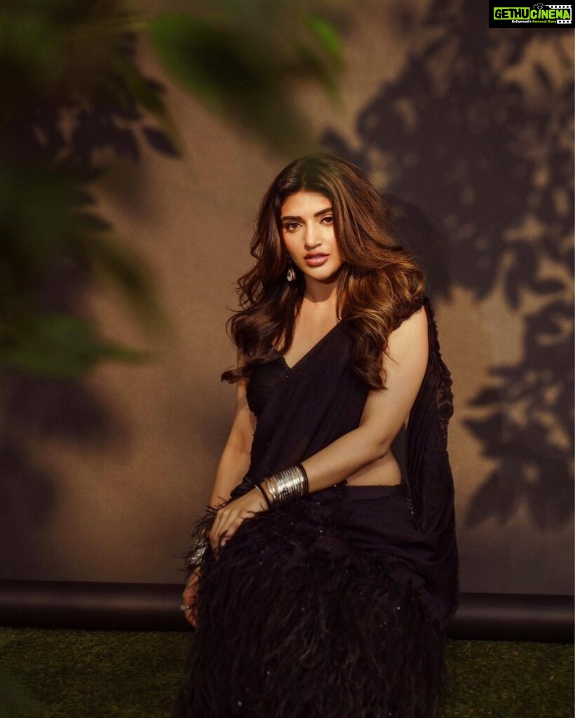 Sreeleela Instagram - When you don’t know what to wear the knack is wear black ✨ . . . . . . . . Styled by @rashmitathapa Wearing @tanva_by_deepika Jewellery @karnikajewelshyd Makeup @makeupartist_arti Hair @tejisinghofficial Shot by @puchi.photography Styling team @tedhimedhi