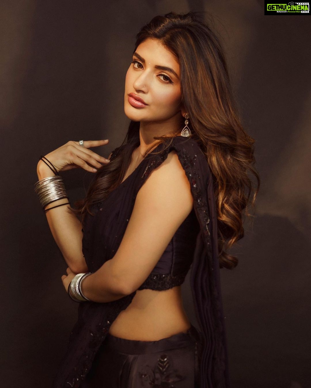 Sreeleela Instagram - When you don’t know what to wear the knack is wear black ✨ . . . . . . . . Styled by @rashmitathapa Wearing @tanva_by_deepika Jewellery @karnikajewelshyd Makeup @makeupartist_arti Hair @tejisinghofficial Shot by @puchi.photography Styling team @tedhimedhi