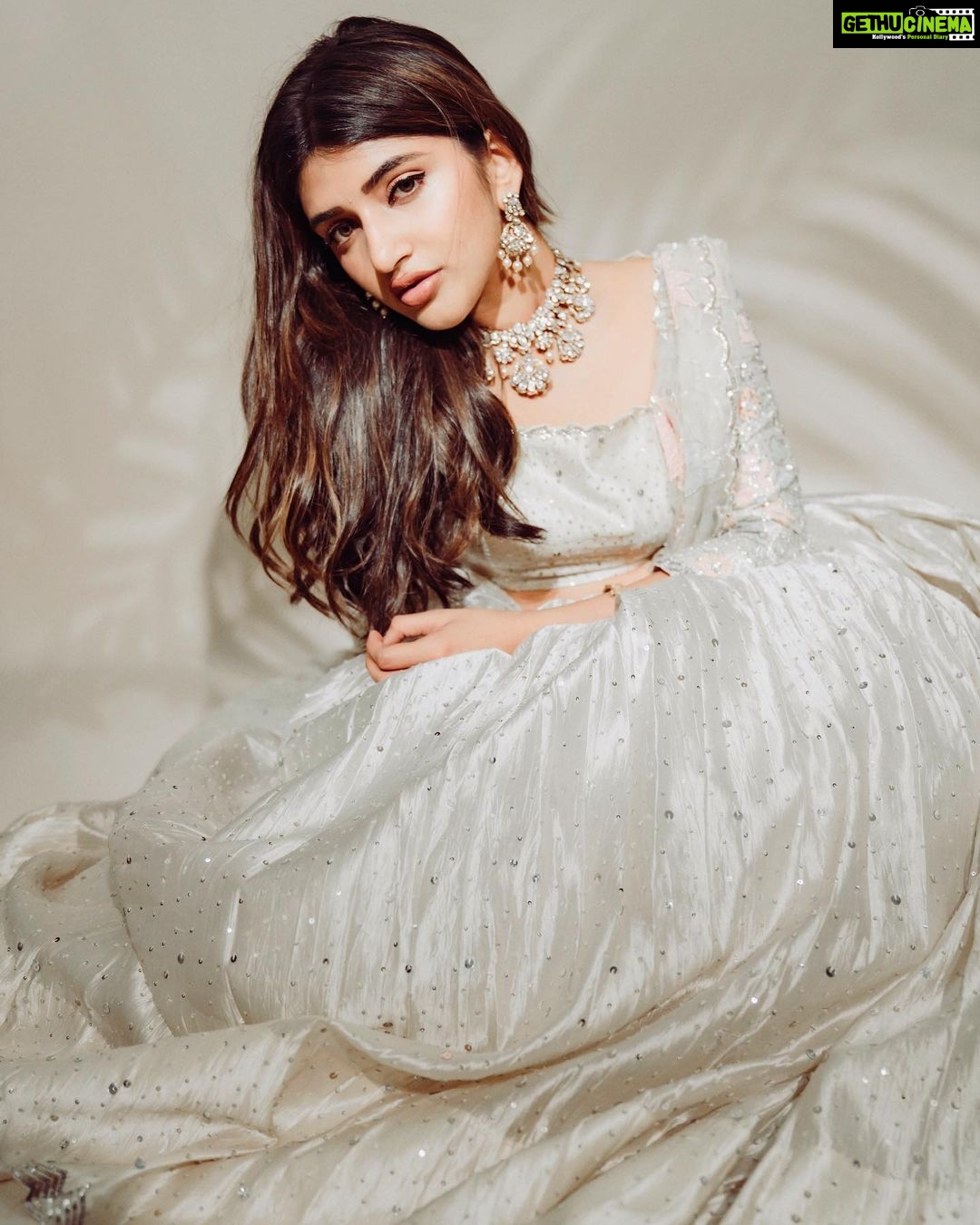 Sreeleela Instagram - Celestial whispers 🪽 With my baby girl bliss @missss_blissss . . . . . . . . . Styled by @rashmitathapa Wearing @yaksideepthireddy Jewellery @jatinmorjewels Makeup @makeupartist_arti Hair @taniadhingra Shot by @puchi.photography Styling team @tedhimedhi Bangles @karnikajewelshyd