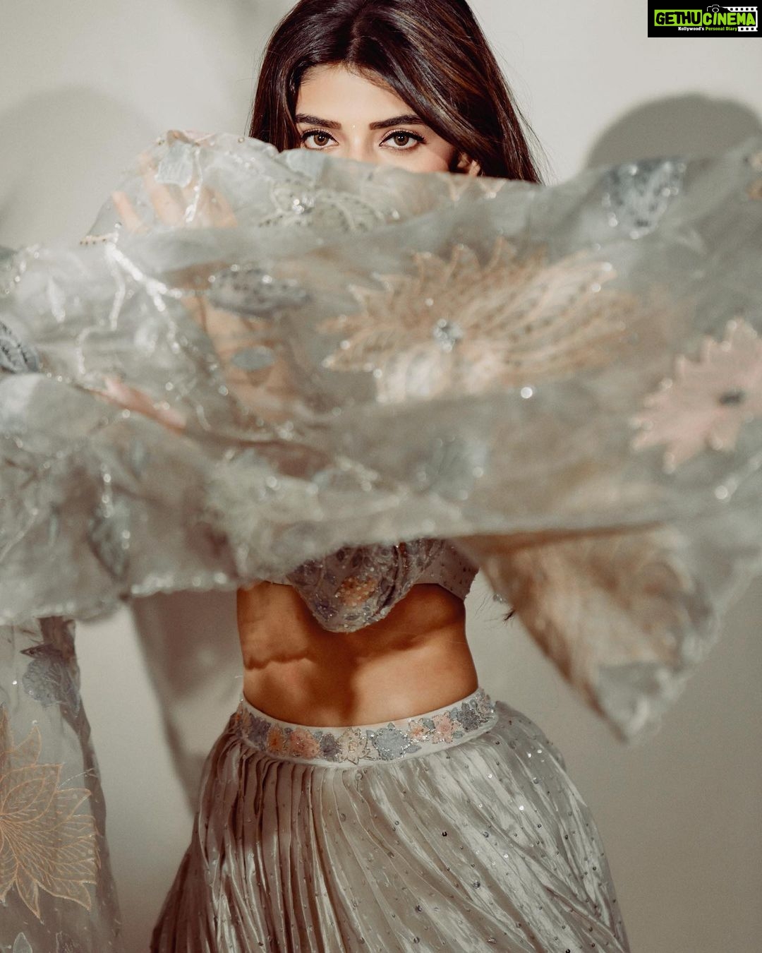 Sreeleela Instagram - Celestial whispers 🪽 With my baby girl bliss @missss_blissss . . . . . . . . . Styled by @rashmitathapa Wearing @yaksideepthireddy Jewellery @jatinmorjewels Makeup @makeupartist_arti Hair @taniadhingra Shot by @puchi.photography Styling team @tedhimedhi Bangles @karnikajewelshyd
