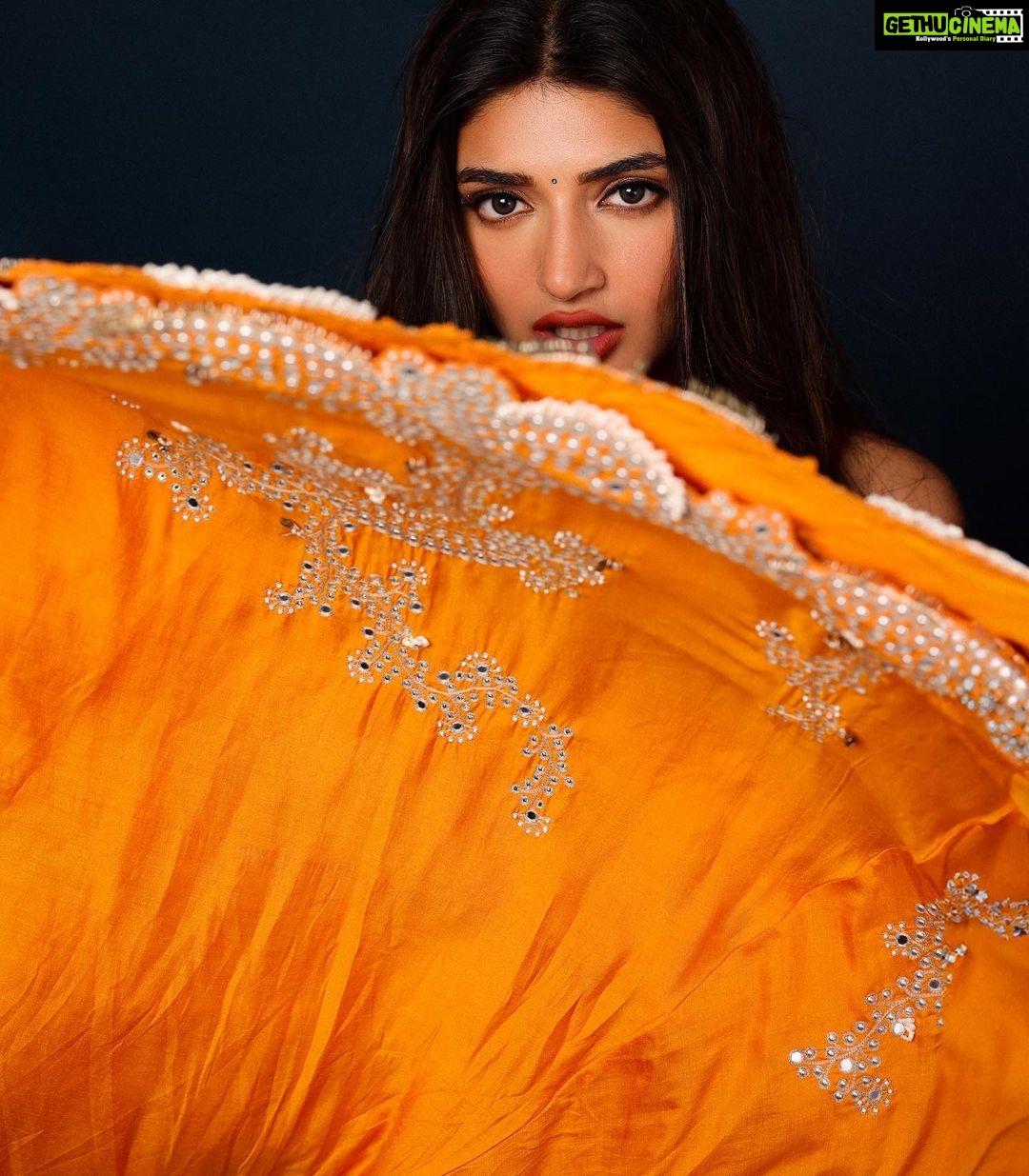 Sreeleela Instagram - Don’t look at the caption look at me 😛 . . . . . . . Styled by - @ashwin_ash1 & @hassankhan_3 Style team - @ahmedxmirza Outfit - @store.niam Make up @deepikakarnanimakeovers Hair - taniadhingra Dressman - @johnmarkgari Shot by - @pranav.foto