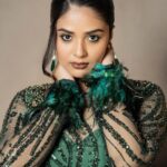 Sreemukhi Instagram - Star maa Parivaar Awards ✨❤️ On @starmaa at 6PM! @play_media_creations ✨ Styling @greeshma_krishna.k Outfit @indusuresh_p Jewellery @shopriyaaofficial PC @manoj_gangula Makeup @nookesh.malla Hair - Bobby #sreemukhi #starmaaparivaarawards #starmaa