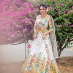 Sri Satya Instagram - Some pretty faces Grace to outfit tooo @sri_satya_ 💕 Shot by @they_call_me_keshu @teamkeshuphotography Any enquiries drop a DM us Makup by @nagmakeovers rock Outfit @pattusareeswholesale 💎 @kriyaah002 #pic #post #bigboss #satya #pose #look #lookdodia Hyderabad