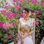Sri Satya Instagram - Some pretty faces Grace to outfit tooo @sri_satya_ 💕 Shot by @they_call_me_keshu @teamkeshuphotography Any enquiries drop a DM us Makup by @nagmakeovers rock Outfit @pattusareeswholesale 💎 @kriyaah002 #pic #post #bigboss #satya #pose #look #lookdodia Hyderabad