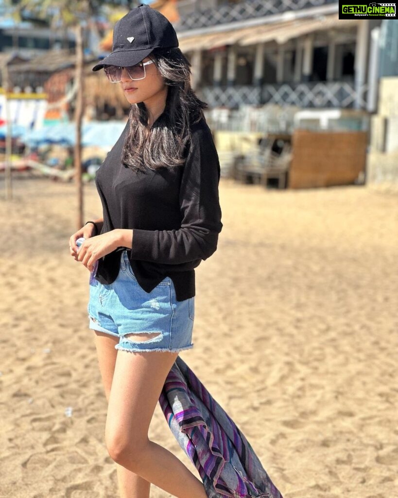 Sri Satya Instagram - Just go ahead ,let ur hair down You're gonna find yourself somewhere,somehow . .. . . Anjuna Beach,Goa