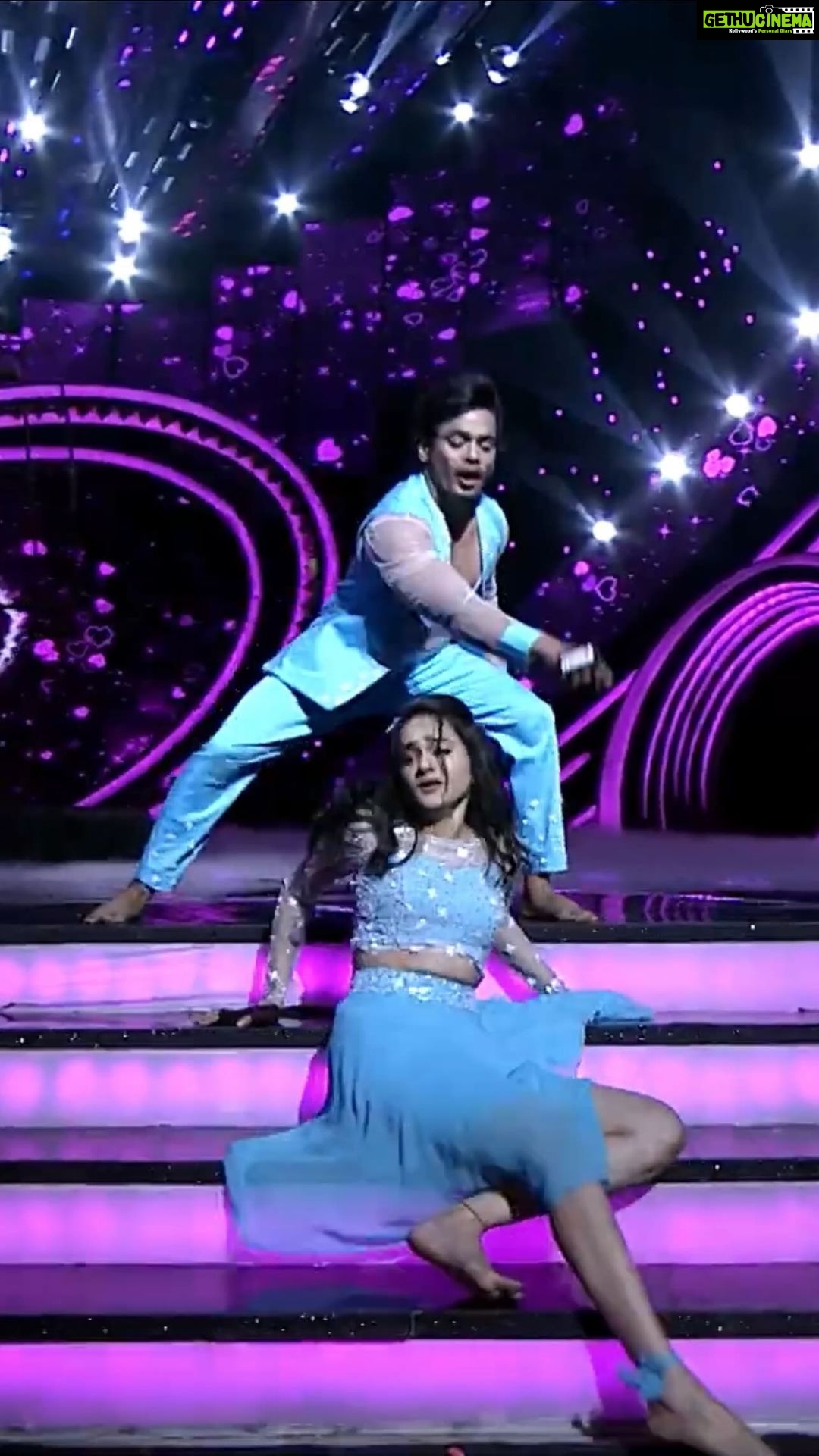 Sri Satya - 141.2K Likes - I love you song promo ♥️
Beautiful outfits from @amulyakrishnacoutureofficial 🫶🏻
Choreography: @priyankashetty046 💯
Asst by : @gauravsharmaofficial_ 🙌🏻