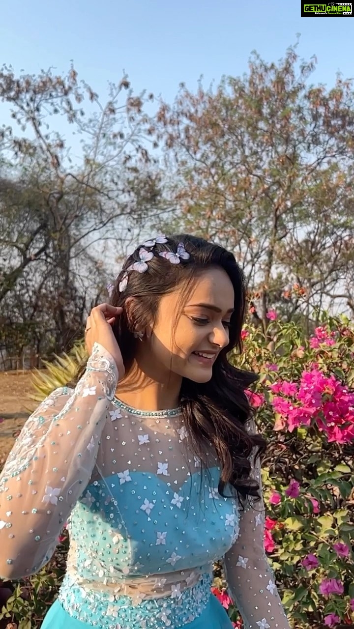 Sri Satya Instagram - 🦋 . . Thank u @sanketgaonkar7 🤪🤍 and @prajath_naik 🤍. Outfit @amulyakrishnacoutureofficial 🤍 Mua @nagmakeovers Jewellery @aanvitrends