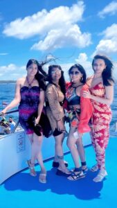 Sri Satya Instagram - Bad Girls Go To Bangkok 🔥✨ #bangkokdiaries #girlstrip #girlgang #thailand #bangkok #phuket #phiphi #phiphiisland #pattaya #walkingstreet #trip #bangkoktrip #phukettrip #thailandtrip #thailanddiaries #walkingstreetpattaya #walkingstreetthailand #floatingmarket Bangkok, Thailand