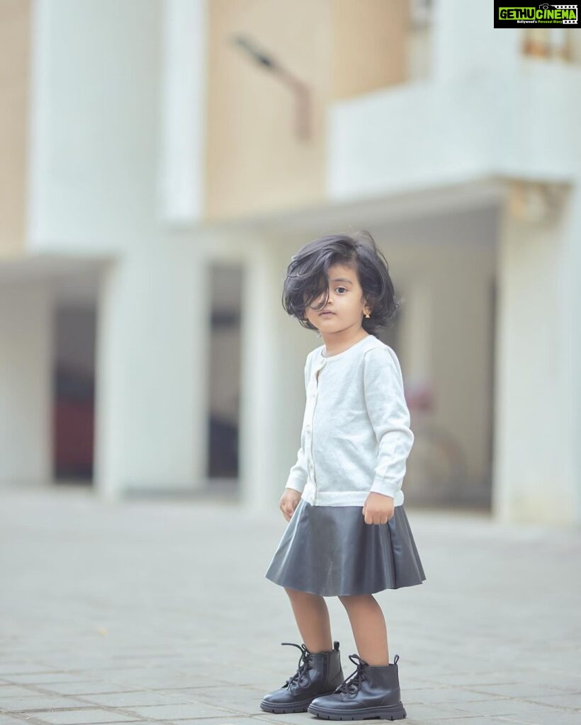 Sridevi Ashok Instagram - Happy Children’s Day 🫶❤ @sitara_chintala The earth reveals its innocence through the smiles of children. A very warm wish for all the children on this special day. Photography : @rootzstudios #kidsphotography #childphotography #childrensday #kidsfashion #kidsdress #chennaikids