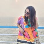Sridevi Vijaykumar Instagram - "Say something positive and you will see something positive " Happy weekend❤️ #weekend#vibes#sunset#happytimes#positivequotes #positivethoughts #liveyourlife #beach#beachvibes# #loveit#live#laugh#dance