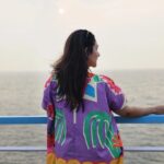 Sridevi Vijaykumar Instagram – “Say something positive and you will see something positive ”
Happy weekend❤️

#weekend#vibes#sunset#happytimes#positivequotes #positivethoughts #liveyourlife #beach#beachvibes#
#loveit#live#laugh#dance