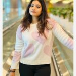 Srinisha Jayaseelan Instagram – Hello Dubai! 💜❤️😍
In love with this 💜 sweatshirt 💜❤️🧿 Dubai, United Arab Emirates