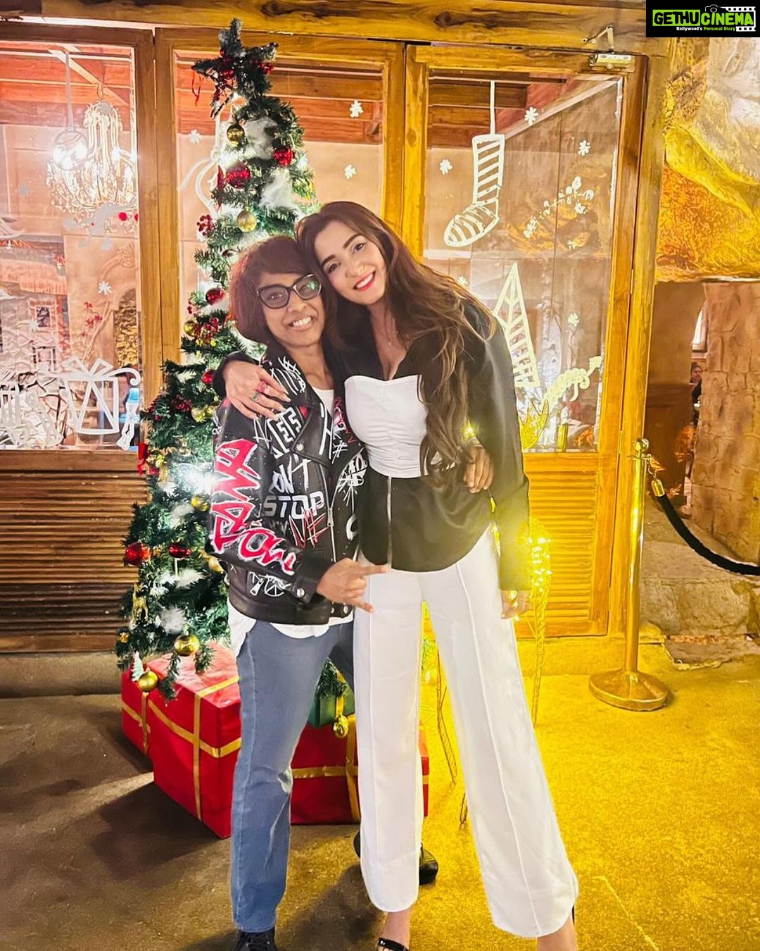 Srishti Jain Instagram - Happiest Birthday ❤️🧿 @lata_sreedhar Thankyou for being you, for having a big heart and for always having a place in it for me! Wishing you the best of everything, always❤️ Your little one . . . . . . . . . . . . #birthday #freindslikefamily❤️ #happyfaces #goodtimes #goodvibes #love #instagood #instagram #instalike #explore #explorepage #newpost