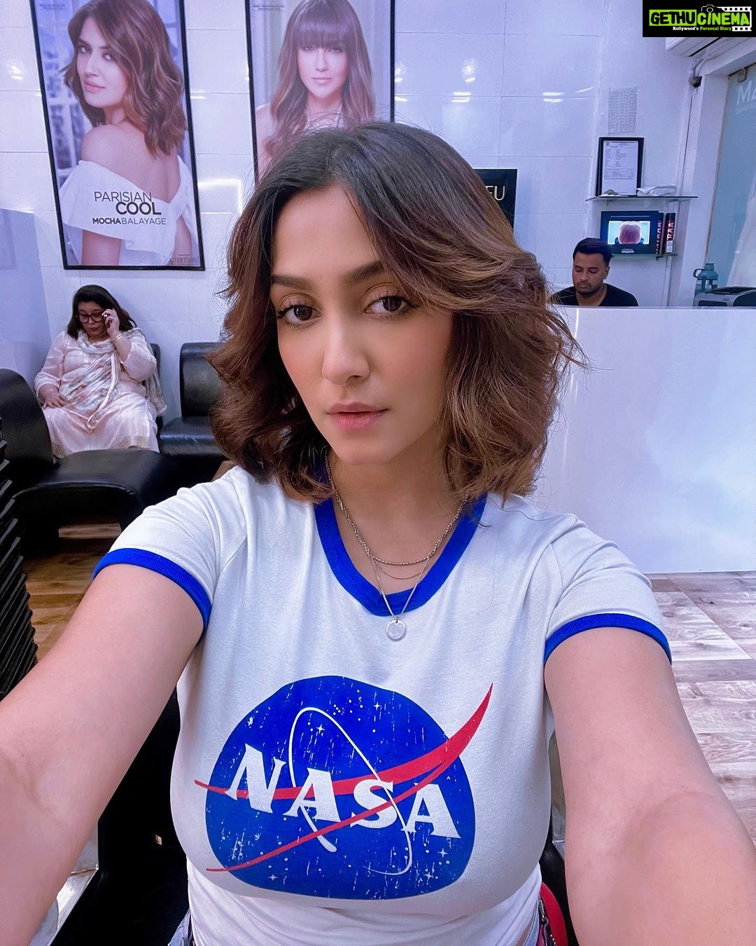 Srishti Jain Instagram - Change is good isn’t it? #freshcut . . . . . . . . . . . . #freshcut #shorthair #newlook #shortisin #instagood #instagram #instalike #instadaily #mood #vibe #explore #newpost #postoftheday #feelingmyself Mumbai, Maharashtra