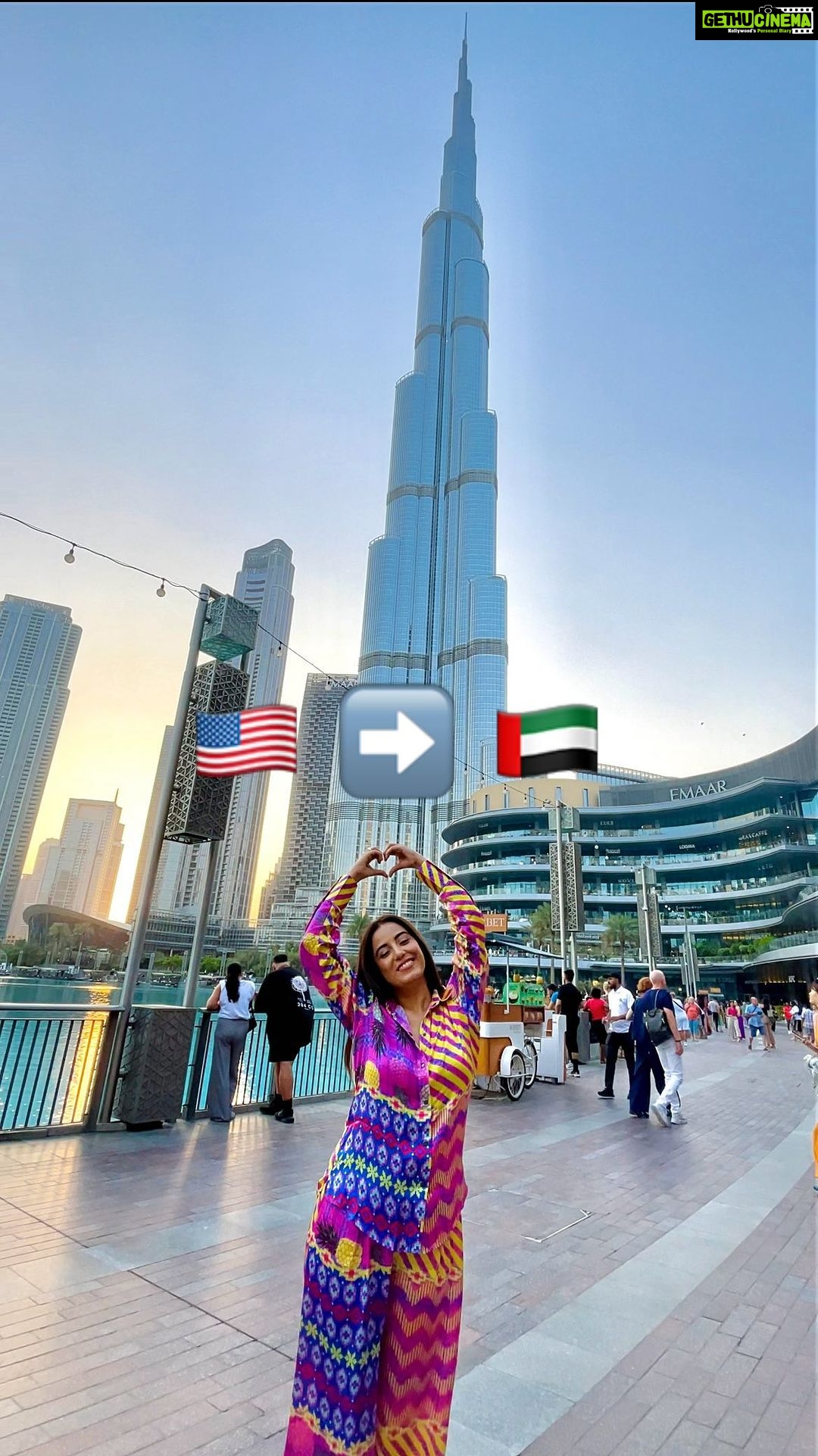 Srishty Rode Instagram - Par Dil hai ki Maanta Nai π€·π»ββοΈππ»ββοΈ β€οΈ From πΊπΈ to π¦πͺ . . . #america #usa #nyc #newyork #newyorkcity #dubai #uae #solotravel #travel #traveldairies