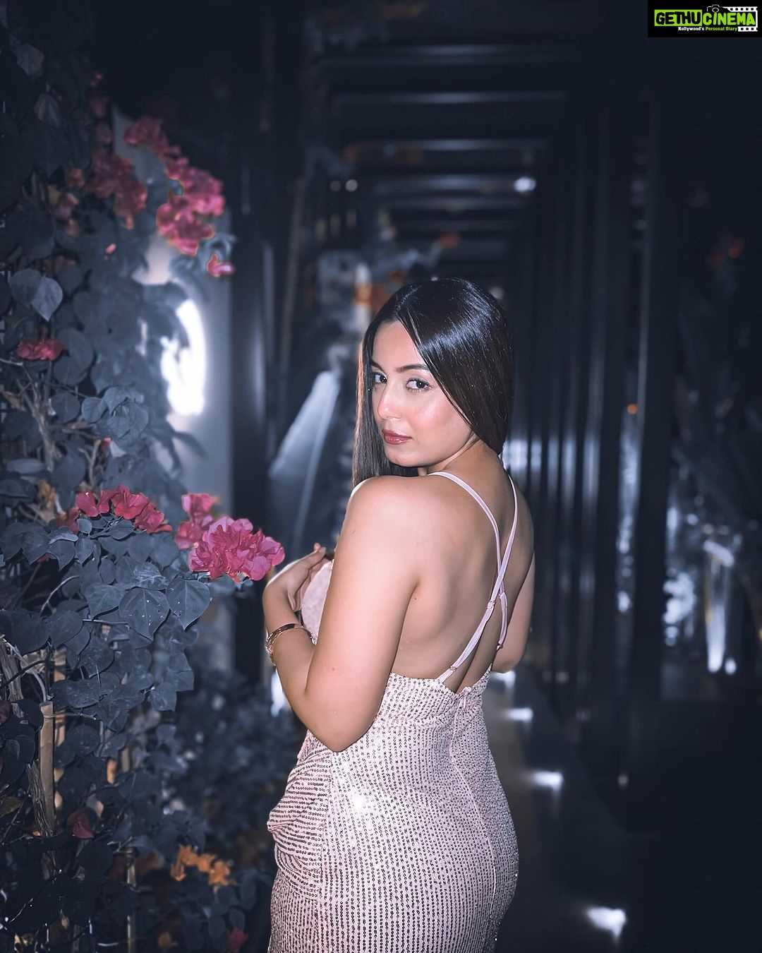 Srishty Rode Instagram - 🌸 Or 🔥 ? Dubai, UAE