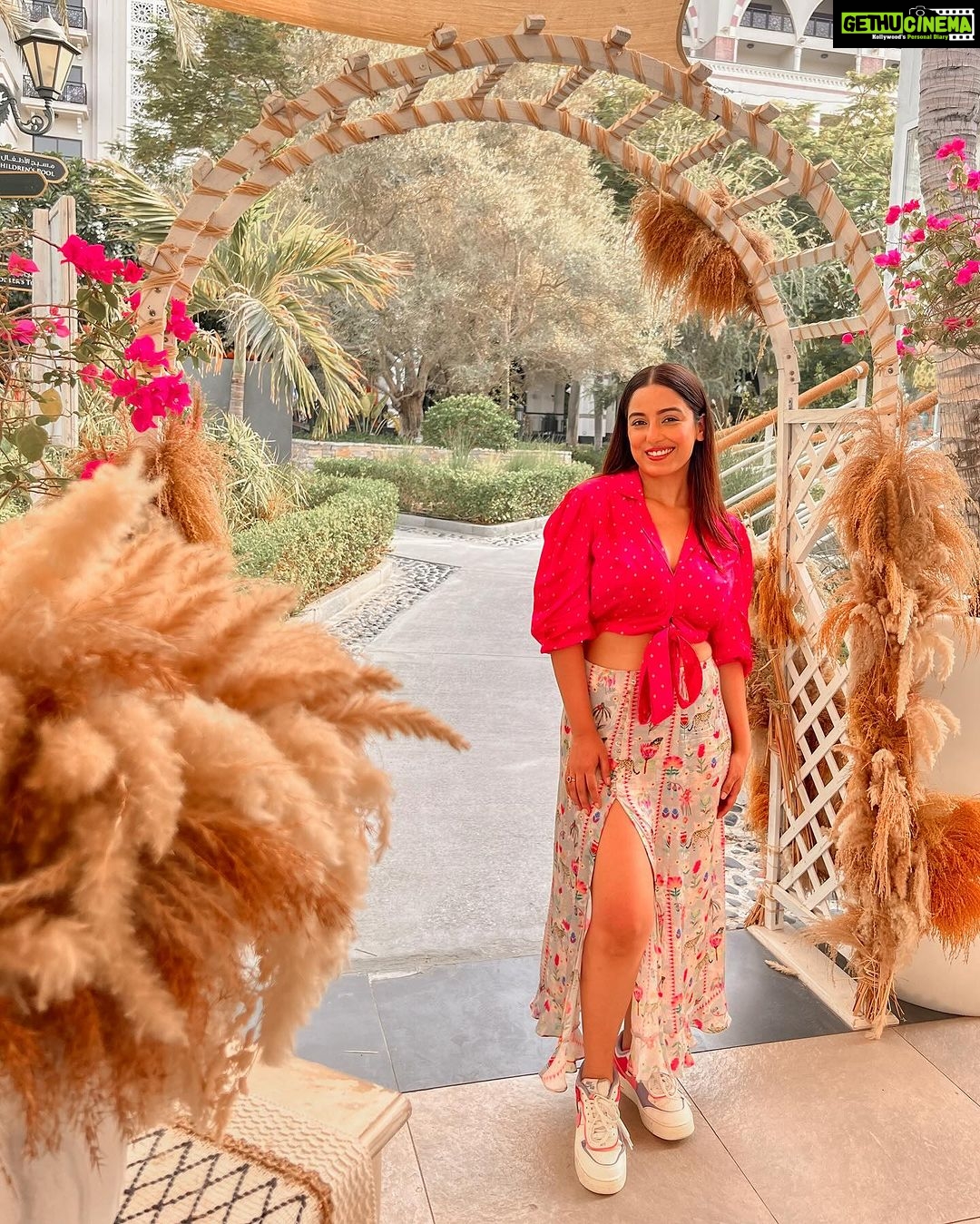 Srishty Rode Instagram - Happy Pink Vibes 🎀💖 Jumeirah Zabeel Saray Hotel, Dubai