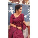 Srithika Instagram - "A new month is coming to take back all the negativity and shower all the positivity in this world to make your life even more wonderful." . Saree @designcloud_boutique Earring @kabijewellery . #shooting #workmode #monthbeginning #november #saree #telugu #aaokkatiadakku