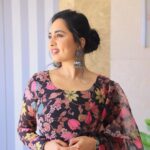 Srushti Dange Instagram – Cherry 🍒 bomb 💣 

@joycrizildaa @tamarachennai @hairandmakeupbynive @varuun.jpg