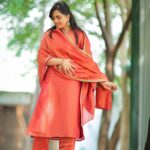 Srushti Dange Instagram - Just double tap 👈🏻🙏 @swethaindiranstylist @sindira_by_swethaindiran @makeup_by_kez @banuhairstylist @dhanush__photography