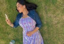 Srushti Dange Instagram - What are you listening to? 🎧 🎶