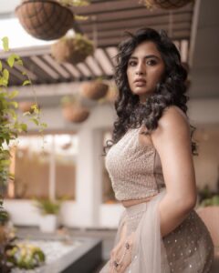 Srushti Dange Instagram - See you tonight at bb house Makkale 🪔🙏♥️

Styled by @puraniii 
MUA by @hairandmakeupbynive 
Photographer @camerasenthil
Jewellery @jewel_by_sankge