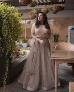 Srushti Dange Instagram - See you tonight at bb house Makkale 🪔🙏♥️

Styled by @puraniii 
MUA by @hairandmakeupbynive 
Photographer @camerasenthil
Jewellery @jewel_by_sankge