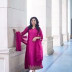 Srushti Dange Instagram – We dream + we stumble + we pursue 🩷

Styled @swethaindiranstylist 
Designed @label_afeera 
MUA by @hairandmakeupbynive 
Jewellery by @fineshinejewels 
Photographer @bathri.ramachandar