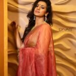 Sruthi Hariharan Instagram – More pictures from the same evening, with this song playing constantly in my head. I am the kind who gets into these obsessed zones, with one song, and would make sure it’s playing everywhere around me (not sure if you know what i mean) … 
Also let’s all be someone’s Visiri … It’s just the best feeling ever ❤️
Saree and blouse from @lathaputtanna .
Jewellery @citrinejewellery 
Styled by @shashwatichandrashekar 
Make up by @shivugowda2011 
Hair by @kammarishivarajchary 
Photos by @paaniphoto @divasphotography